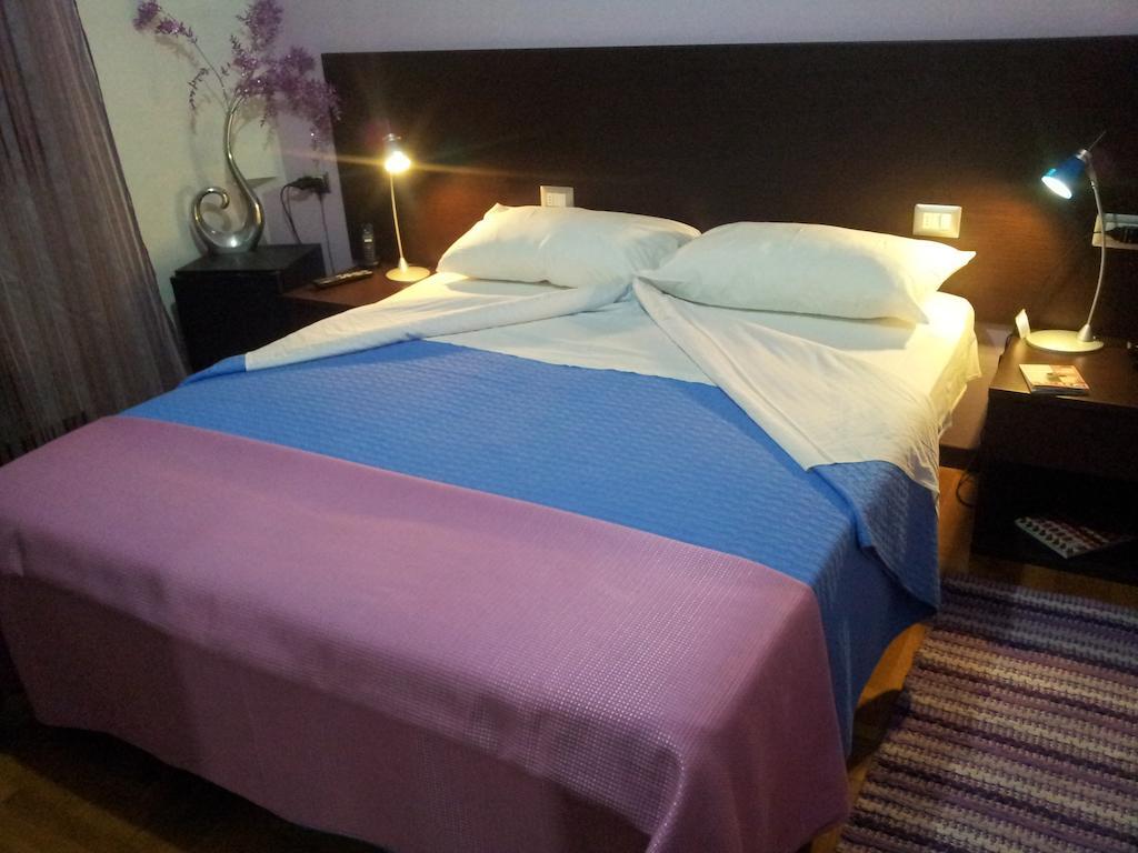 Bbmilan Bed and Breakfast Værelse billede